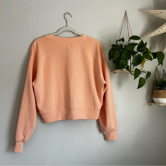 Lululemon Perfectly Oversized Cropped Crew Softstreme Peach Satin Size 4 - Picture 7 of 9